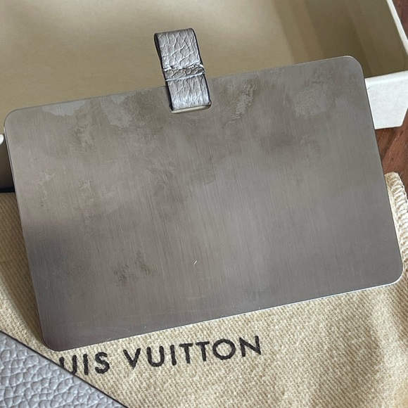 Luis Vuitton small compact Mirror with leather case. - Picture 7 of 12